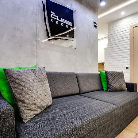 The Cube Rooms Lviv Bagian luar foto