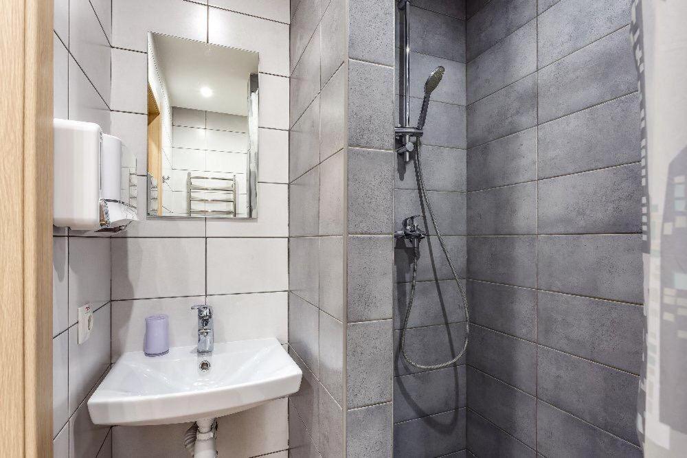 The Cube Rooms Lviv Bagian luar foto